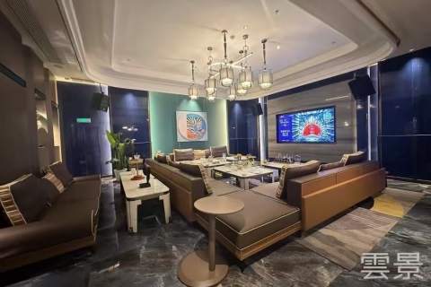 江城夜色觅知音 舞台主角绽放独特光芒